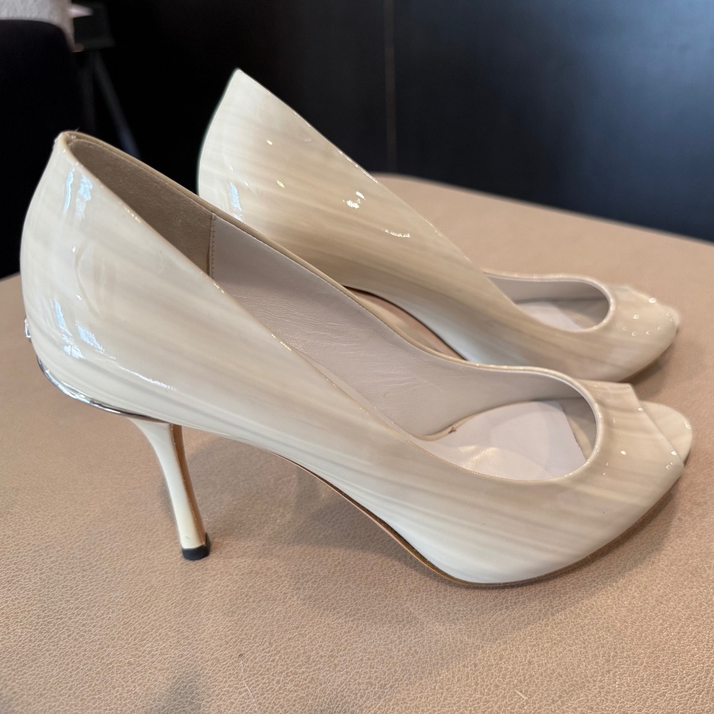 Gucci - marbled ivory white  peeptoe